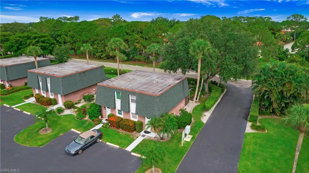 600 Valley Stream DR, Naples, FL 34113,225063627