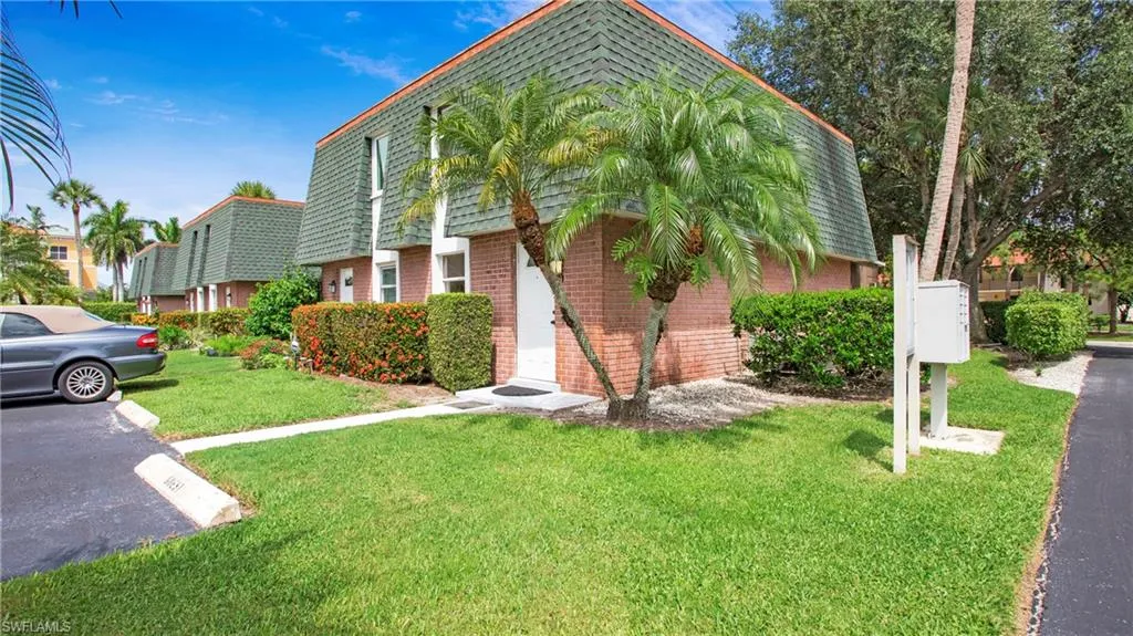 600 Valley Stream DR, Naples, FL 34113,225063627