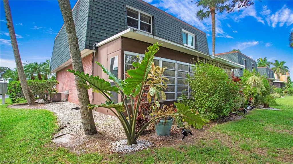 600 Valley Stream DR, Naples, FL 34113,225063627