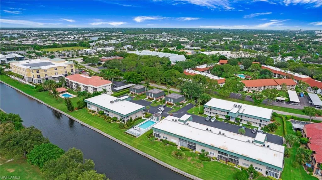 600 Valley Stream DR, Naples, FL 34113,225063627