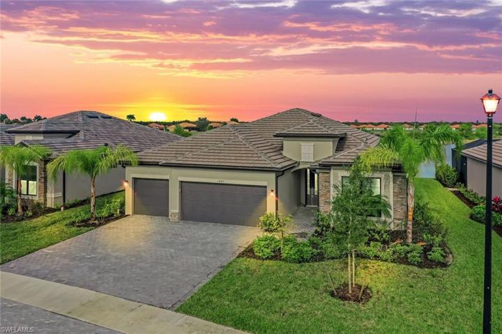 1447  Birdie  DR, Naples, FL 34120