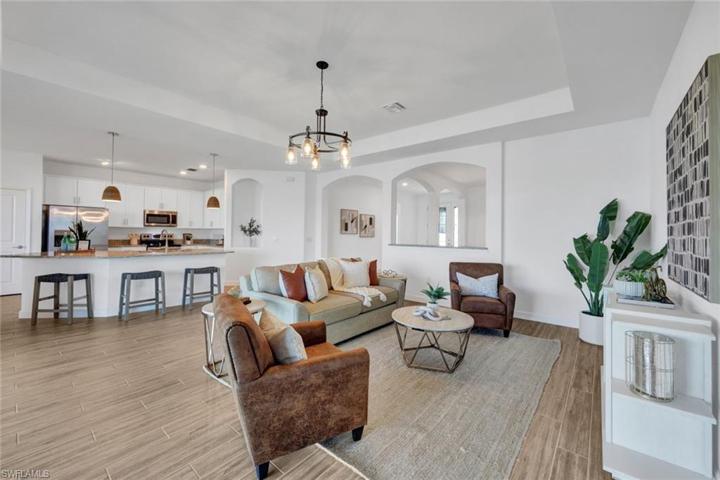 1447  Birdie  DR, Naples, FL 34120