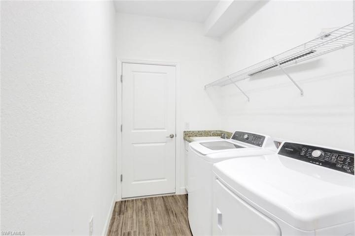 1447  Birdie  DR, Naples, FL 34120