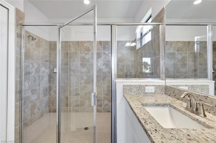 1447  Birdie  DR, Naples, FL 34120