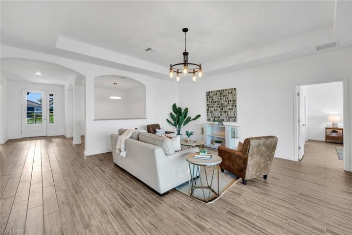 1447  Birdie  DR, Naples, FL 34120