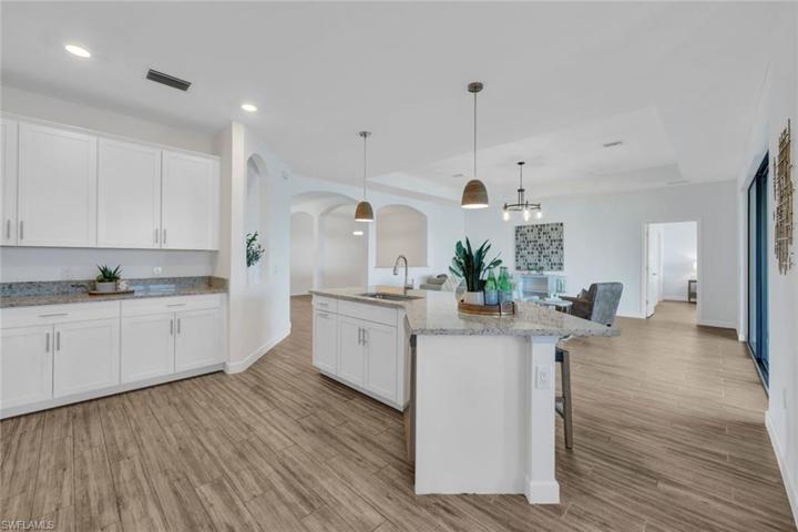 1447  Birdie  DR, Naples, FL 34120