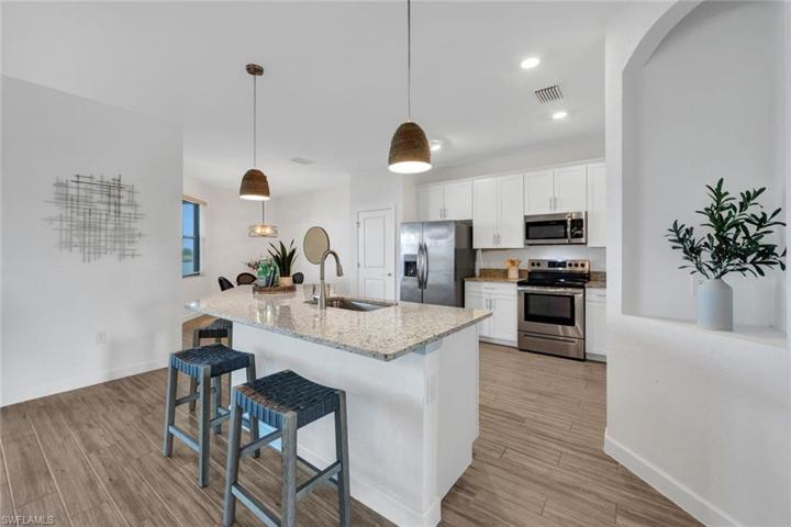 1447  Birdie  DR, Naples, FL 34120