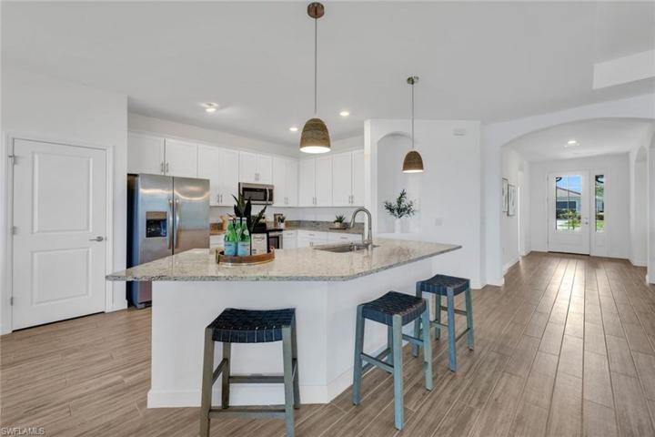 1447  Birdie  DR, Naples, FL 34120