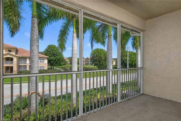 8521 Oakshade Cir 422, Fort Myers, Florida 33919