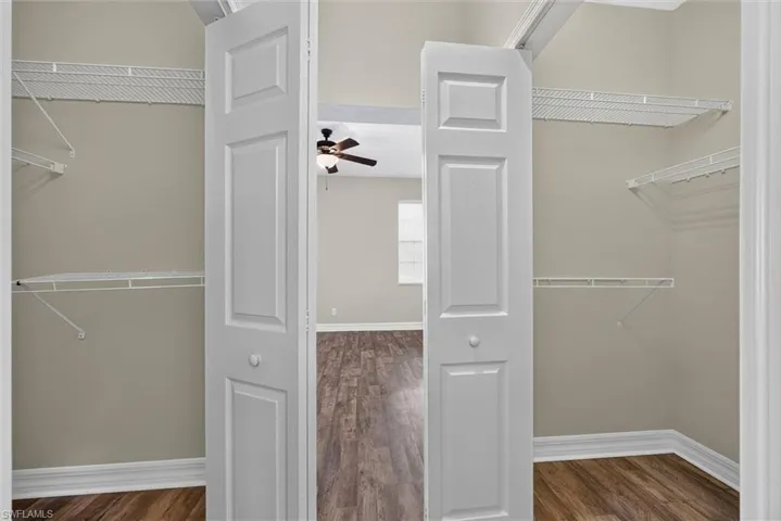 8521 Oakshade Cir 422, Fort Myers, Florida 33919