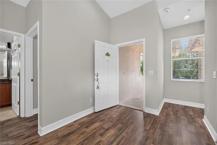8521 Oakshade Cir 422, Fort Myers, Florida 33919
