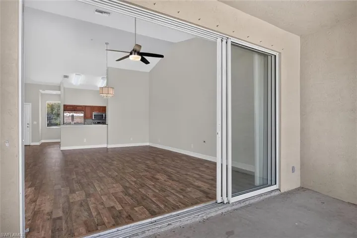 8521 Oakshade Cir 422, Fort Myers, Florida 33919