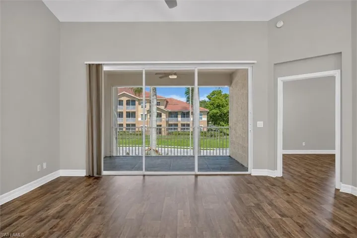 8521 Oakshade Cir 422, Fort Myers, Florida 33919
