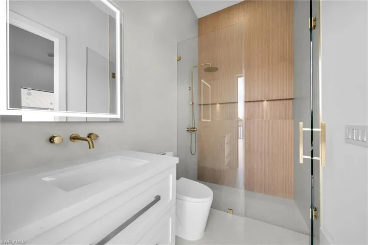 Bathroom/pool bath