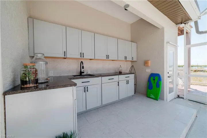 Outdoor kitchen