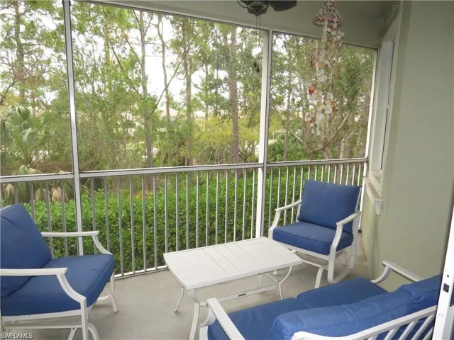 Lanai with a ceiling fan