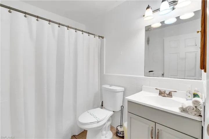 4353 Country Club Blvd B, Cape Coral, Florida 33904