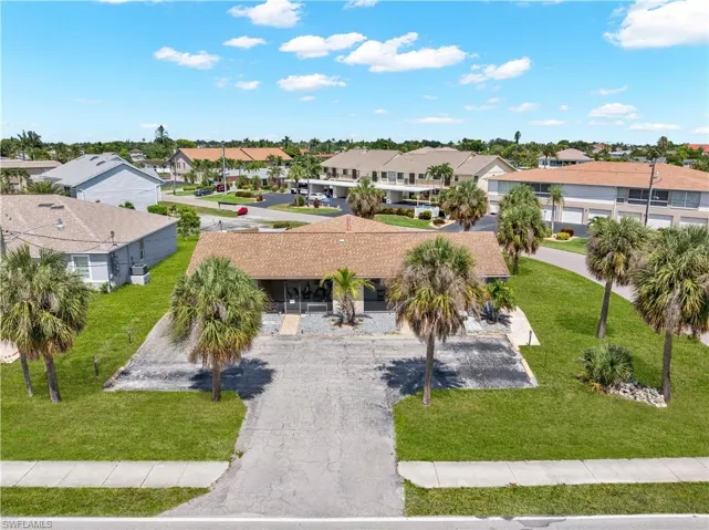 4353 Country Club Blvd B, Cape Coral, Florida 33904