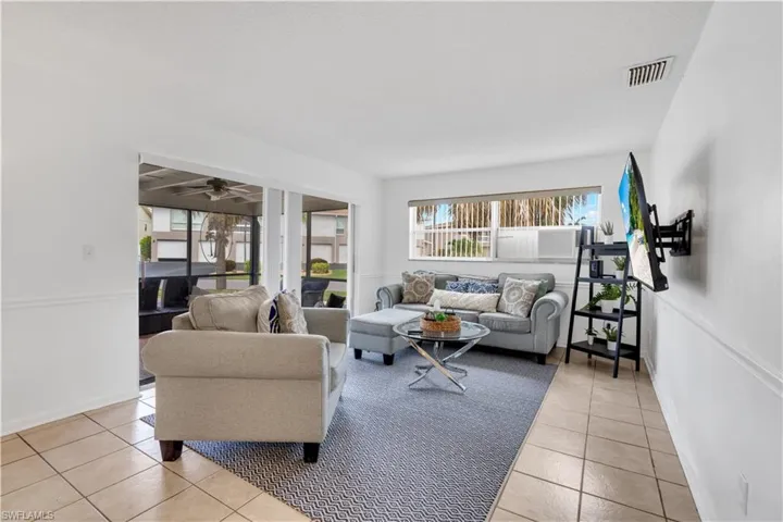 4353 Country Club Blvd B, Cape Coral, Florida 33904