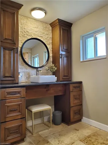 Master Vanity