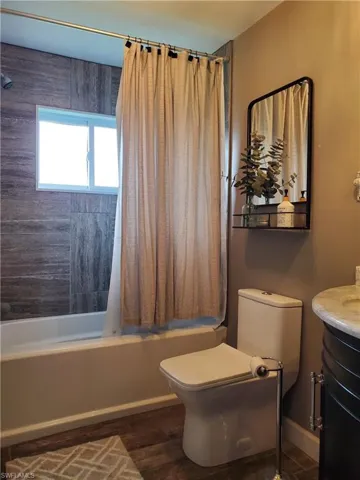 Guest Tub and Shower