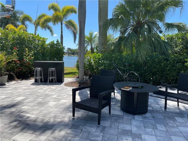 4721  Chariot  CT, NAPLES, FL 34114