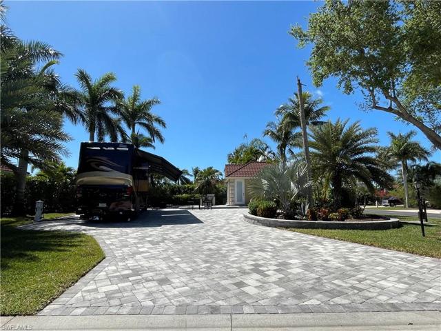 4721  Chariot  CT, NAPLES, FL 34114