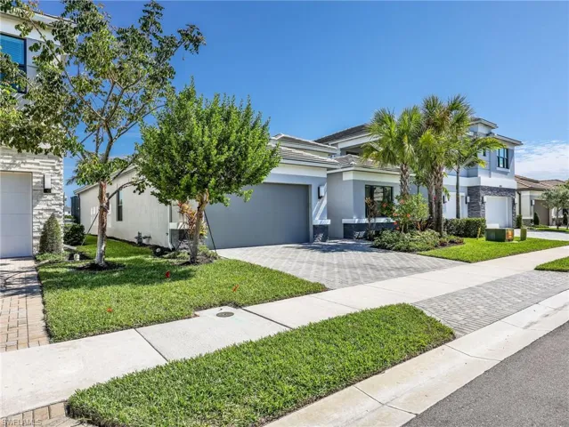 12779 Woodbury Dr, Estero, Florida 33928