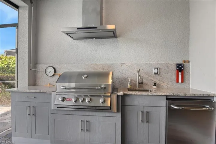 Outdoor Kitchen