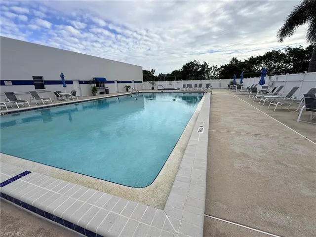 6844 Sandtrap Dr 2, Fort Myers, Florida 33919