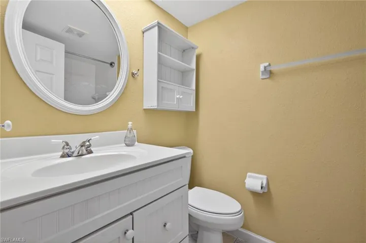 6844 Sandtrap Dr 2, Fort Myers, Florida 33919
