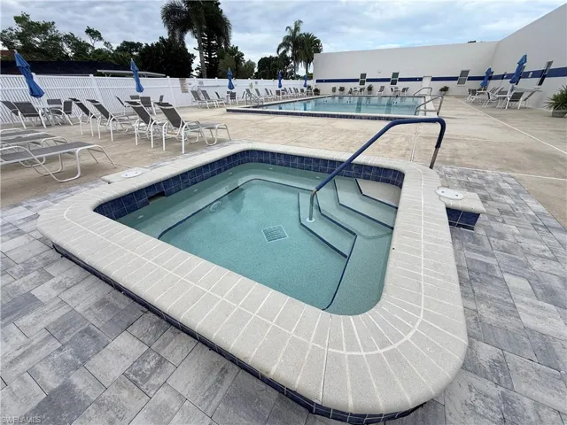 6844 Sandtrap Dr 2, Fort Myers, Florida 33919