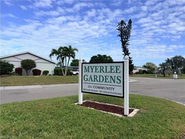 6844 Sandtrap Dr 2, Fort Myers, Florida 33919