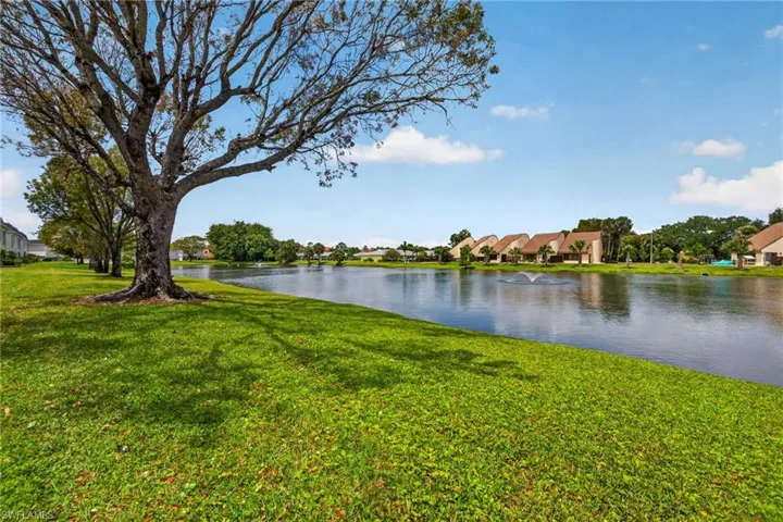 6844 Sandtrap Dr 2, Fort Myers, Florida 33919