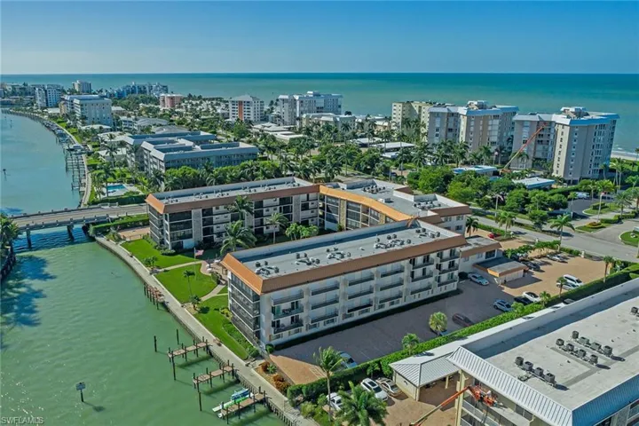 2900 Gulf Shore Blvd N # 102, Naples Fl 34103