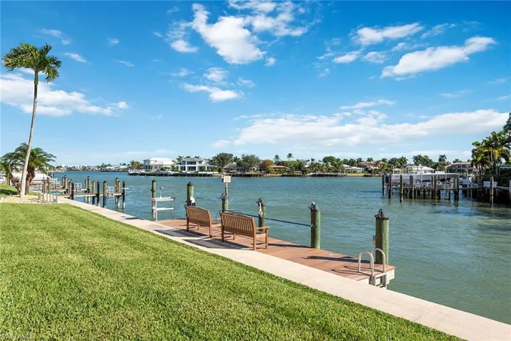 2900 Gulf Shore Blvd N # 102, Naples Fl 34103