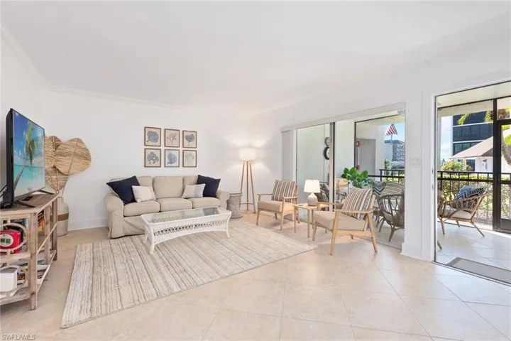 2900 Gulf Shore Blvd N # 102, Naples Fl 34103