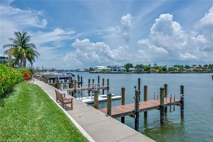 2900 Gulf Shore Blvd N # 102, Naples Fl 34103