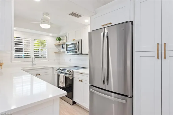 2900 Gulf Shore Blvd N # 102, Naples Fl 34103