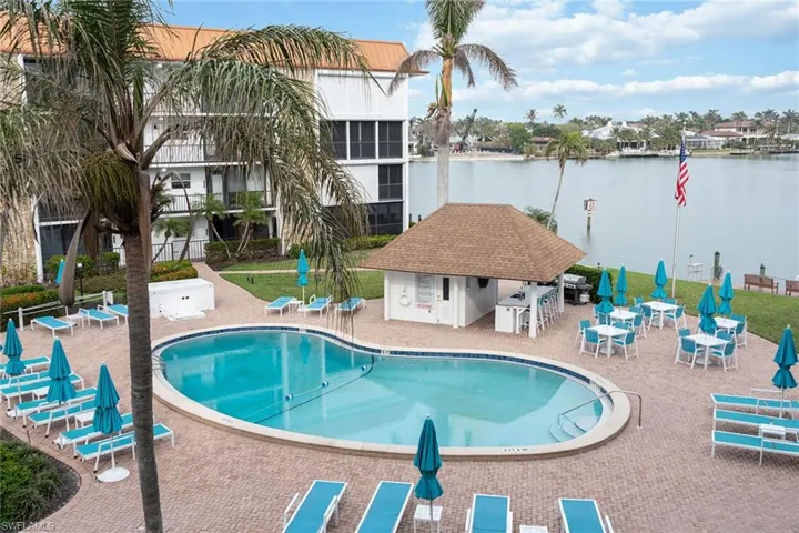 2900 Gulf Shore Blvd N # 102, Naples Fl 34103