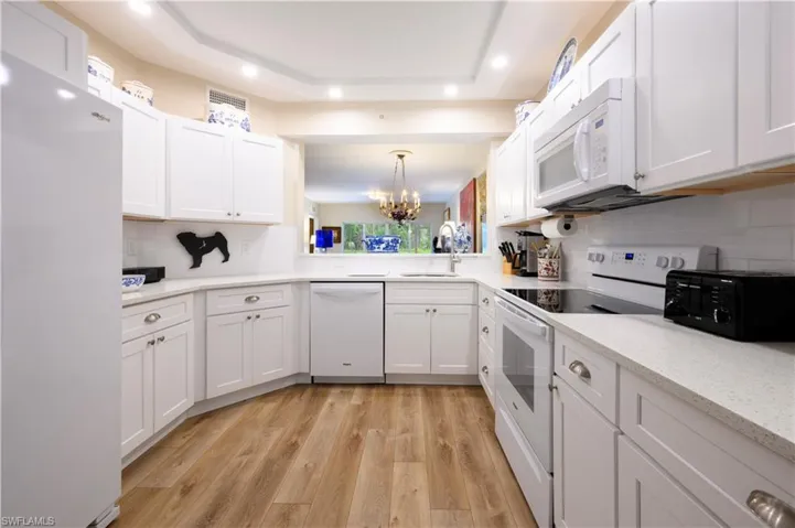 Kitchen pass-thru to the dining area