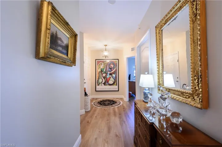 Back down the hallway to the comfprtable guest bedroom