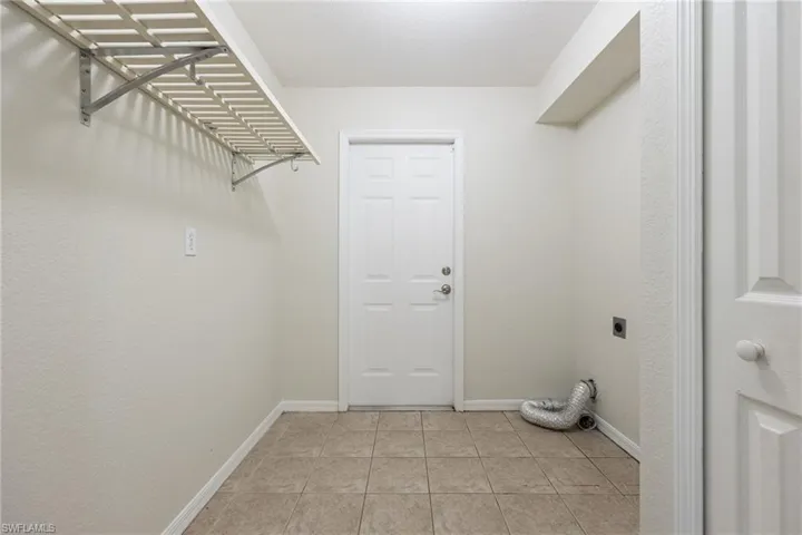 1418 Sw 11th Pl, Cape Coral, Florida 33991