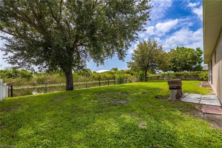 1418 Sw 11th Pl, Cape Coral, Florida 33991