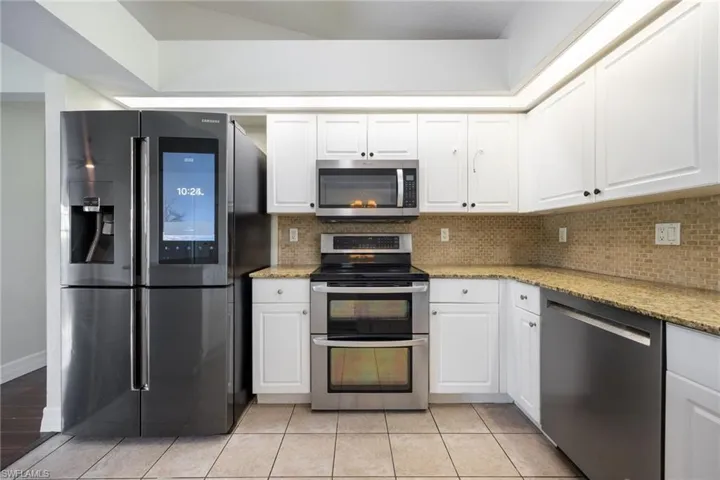 1418 Sw 11th Pl, Cape Coral, Florida 33991