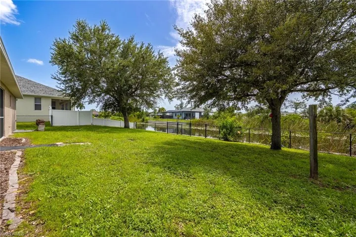 1418 Sw 11th Pl, Cape Coral, Florida 33991