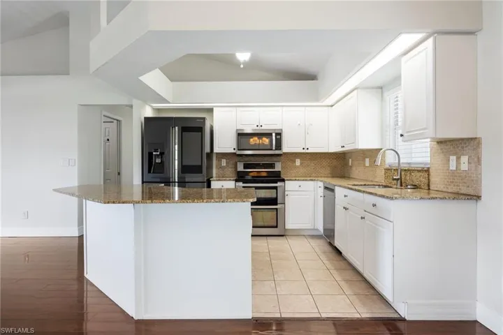 1418 Sw 11th Pl, Cape Coral, Florida 33991