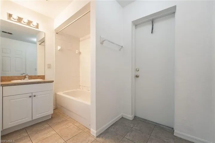 1418 Sw 11th Pl, Cape Coral, Florida 33991
