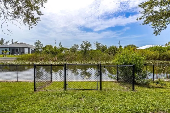1418 Sw 11th Pl, Cape Coral, Florida 33991