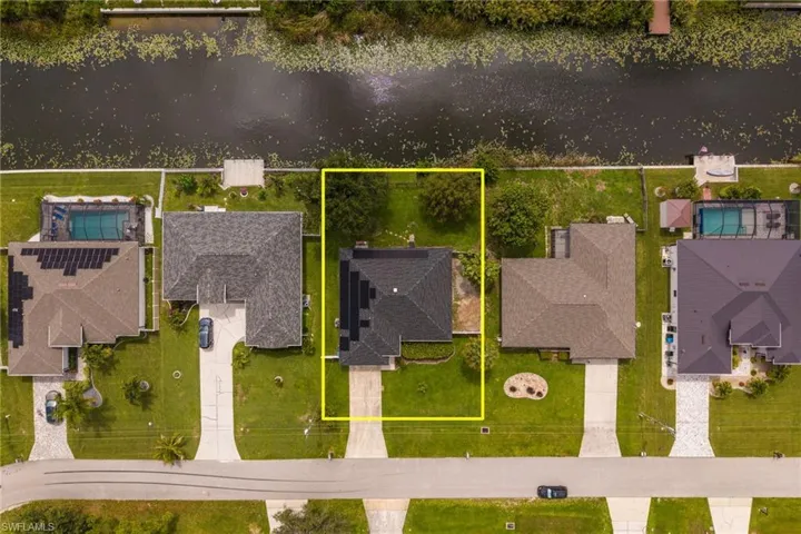 1418 Sw 11th Pl, Cape Coral, Florida 33991